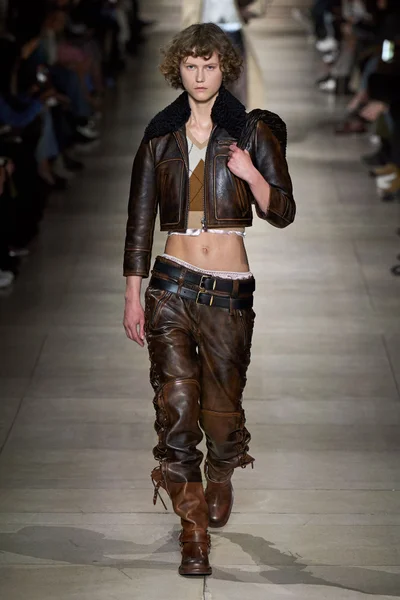 Look 35